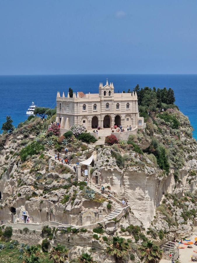 The Lady C - High Apartments Tropea Exterior foto